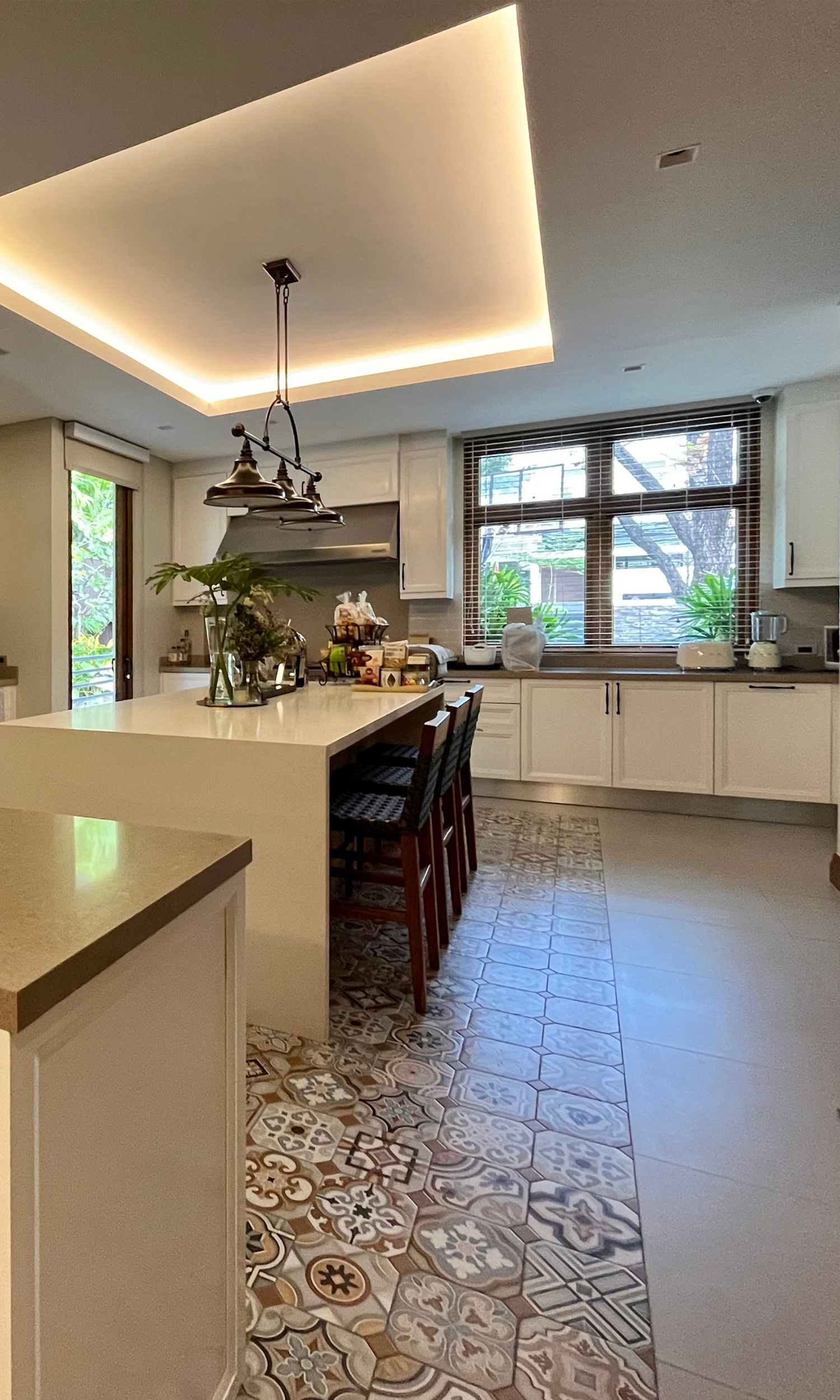 timeless white kitchen, white kitchen cabinets